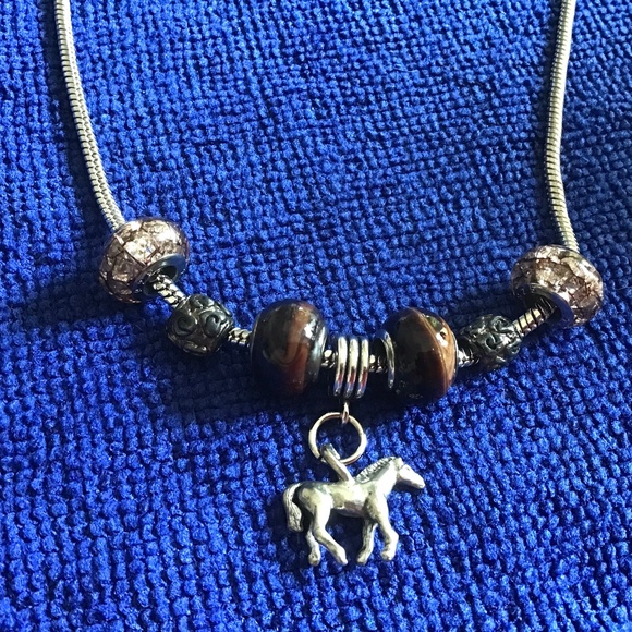 Cable necklace with round glass beads and a charm - silver and brown - Picture 1 of 9